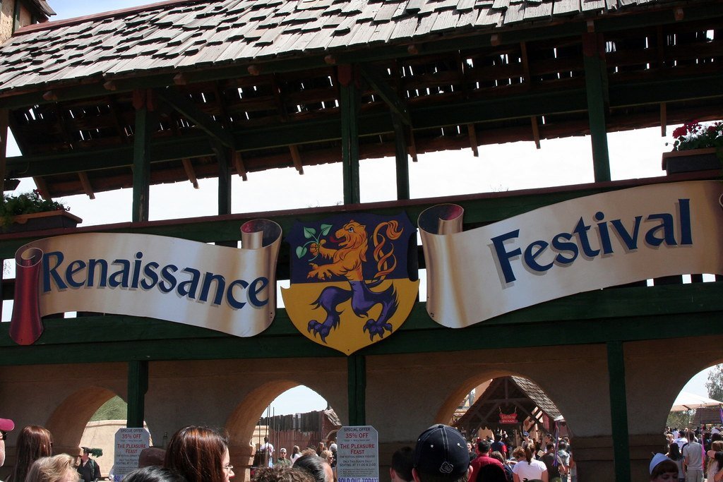 Renaissance Faire Performances (midiman, Flickr, CC BY 2.0)