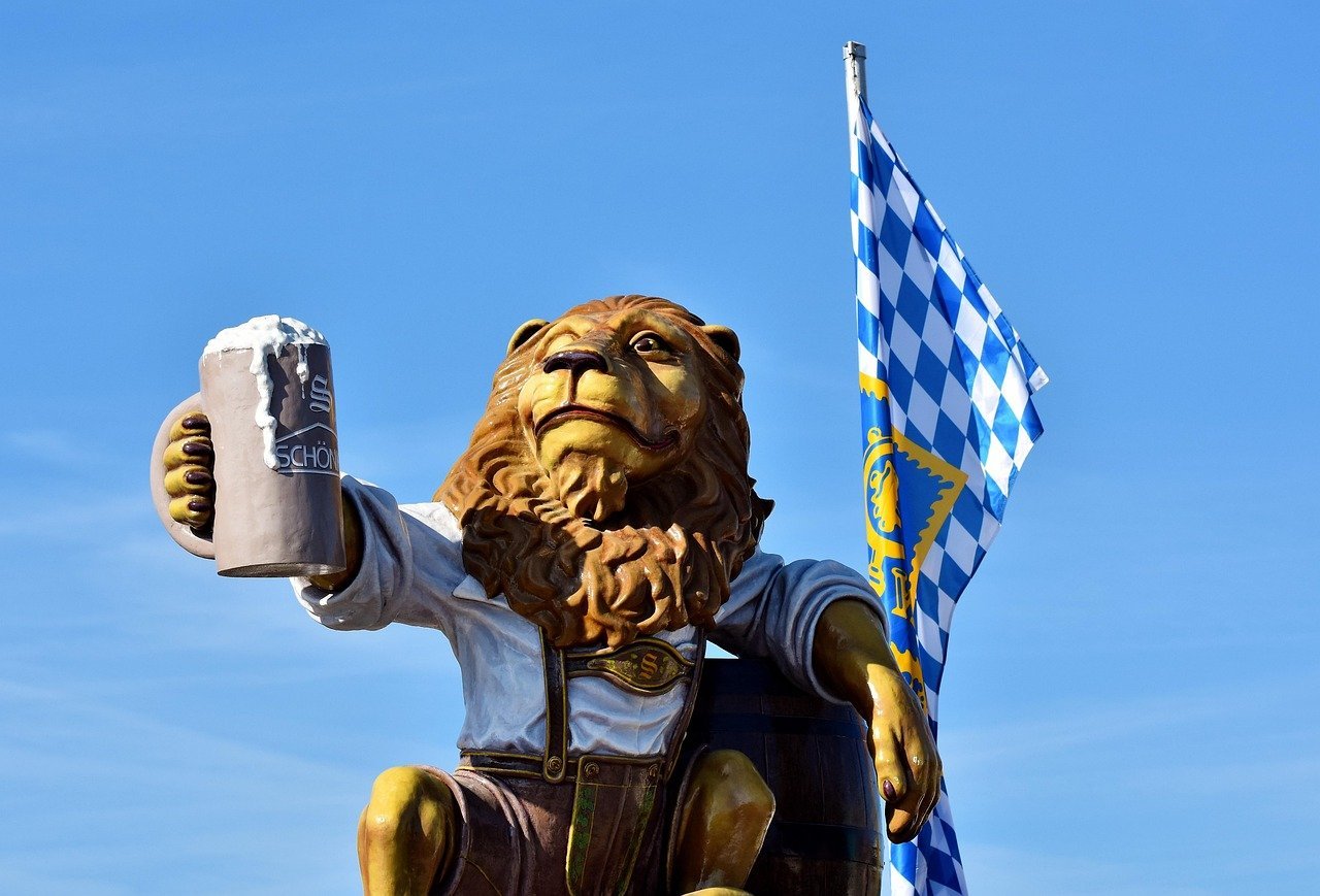 Oktoberfest Beer Tents and Polka (Image Credits: Pixabay)