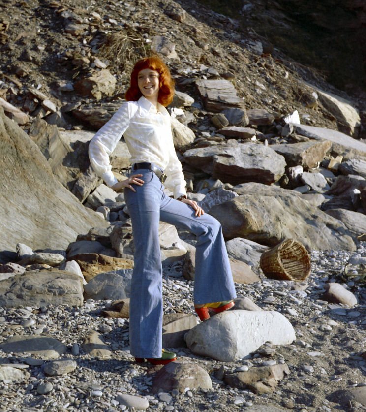 Bell Bottom Jeans (originally posted to Flickr as Erika, Beach 10, CC BY-SA 2.0)