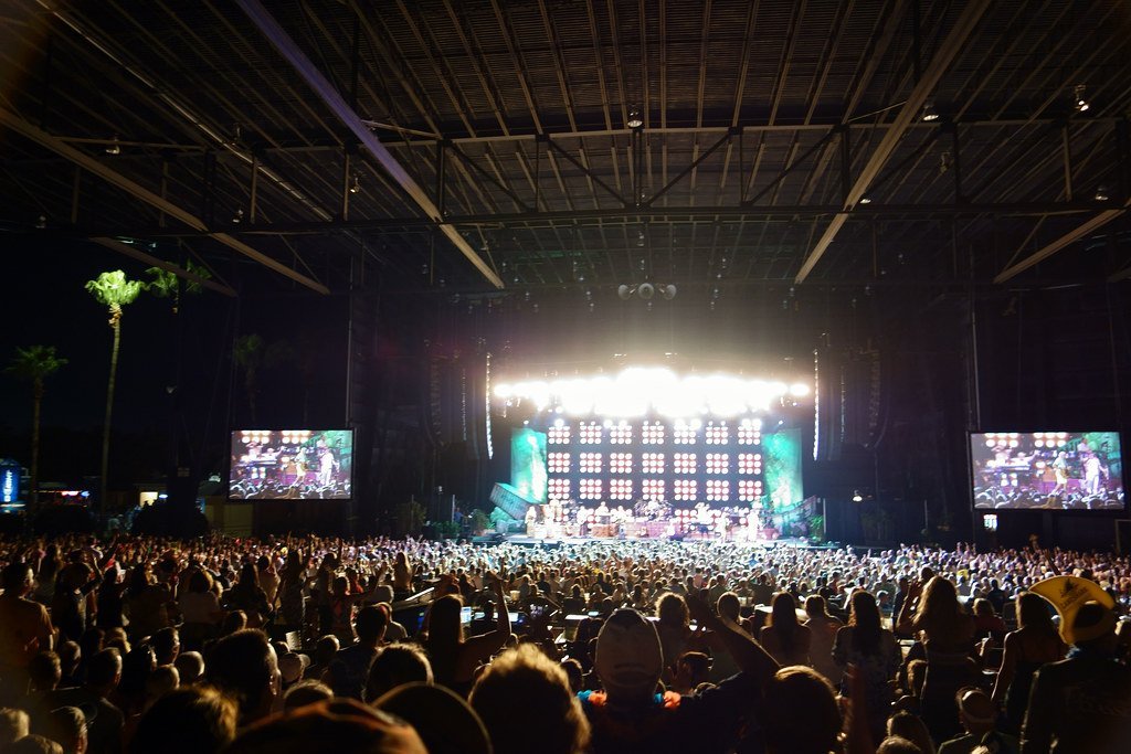 Margaritaville by Jimmy Buffett (Sam Howzit, Flickr, CC BY 2.0)