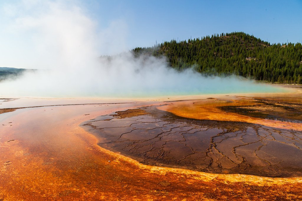 Yellowstone National Park (aparlette, Flickr, CC BY 2.0)
