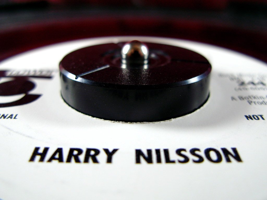 Harry Nilsson – Pussy Cats (kevin dooley, Flickr, CC BY 2.0)