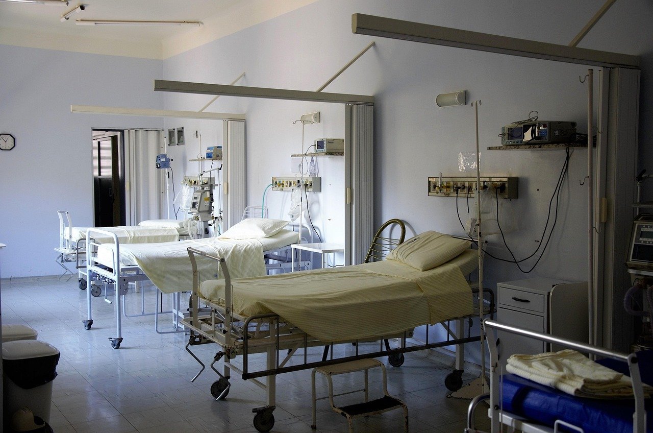 Rod Stewart’s Emergency Stomach Pumping (Image Credits: Pixabay)
