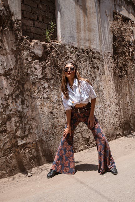 Bell Bottom Pants (Image Credits: Pexels)
