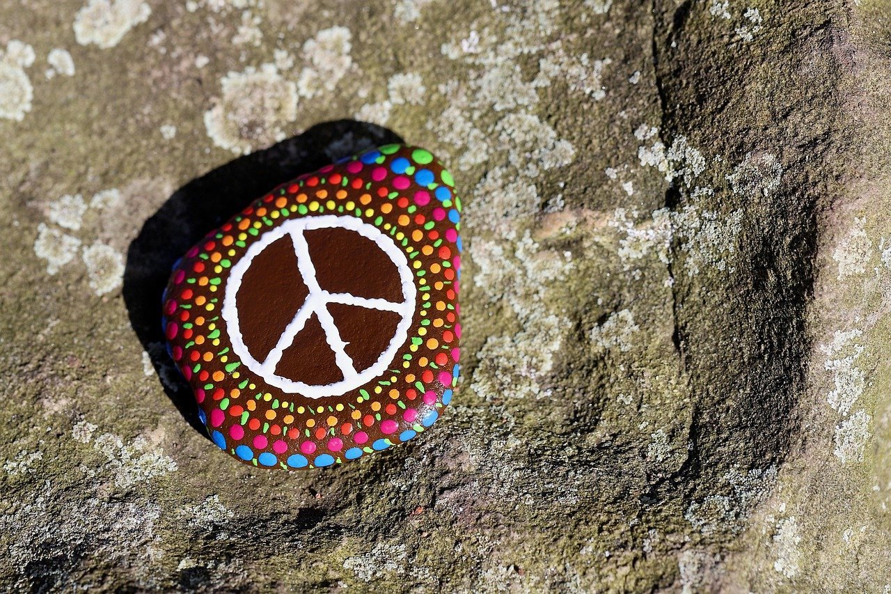 Peace Sign Motifs (Image Credits: Pixabay)