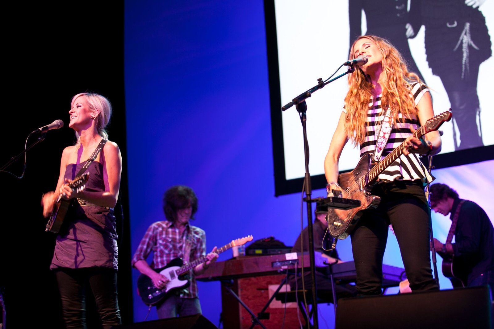 10. "Travelin' Soldier" by The Chicks (Dixie Chicks, CC BY 2.0)