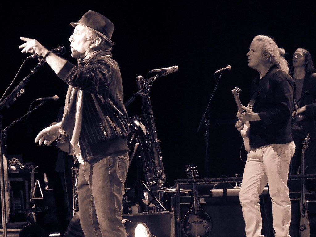 Paul Simon and Art Garfunkel (louisepalanker, Flickr, CC BY-SA 2.0)