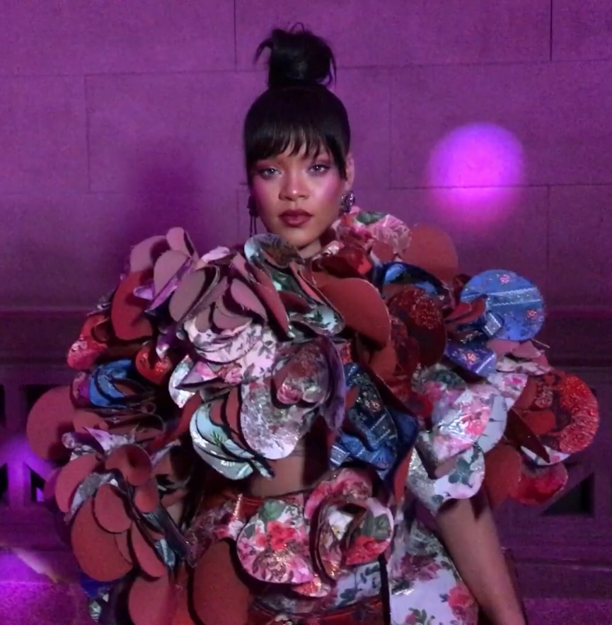 Rihanna’s Oversized Suit at the 2017 Met Gala (Vimeo: Met Gala 2017 (view archived source), CC BY-SA 3.0)