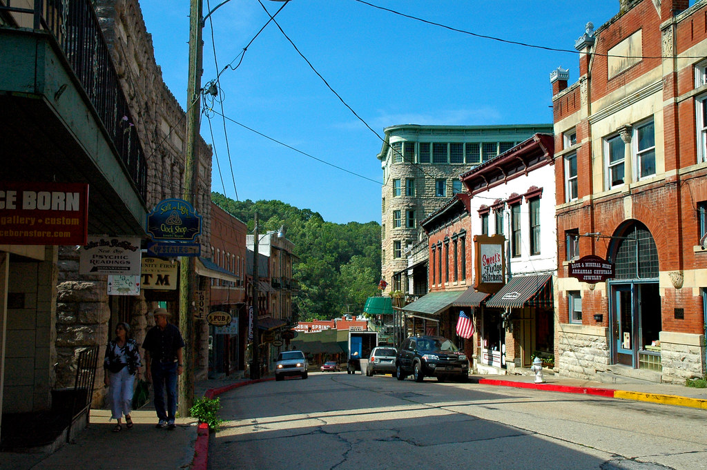 Eureka Springs, Arkansas (Clinton Steeds, Flickr, CC BY 2.0)
