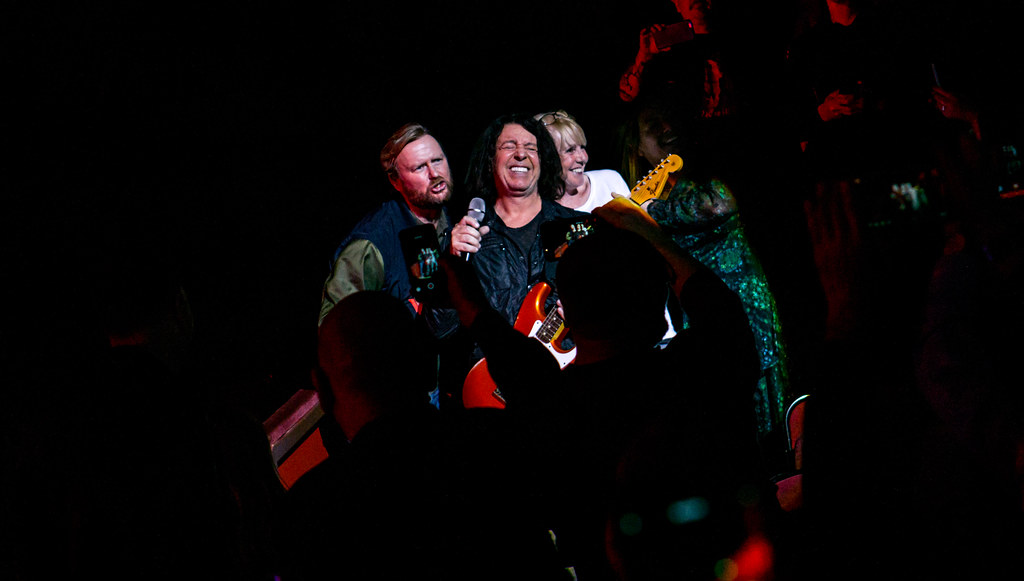 Shout by Tears for Fears (Raph_PH, Flickr, CC BY 2.0)
