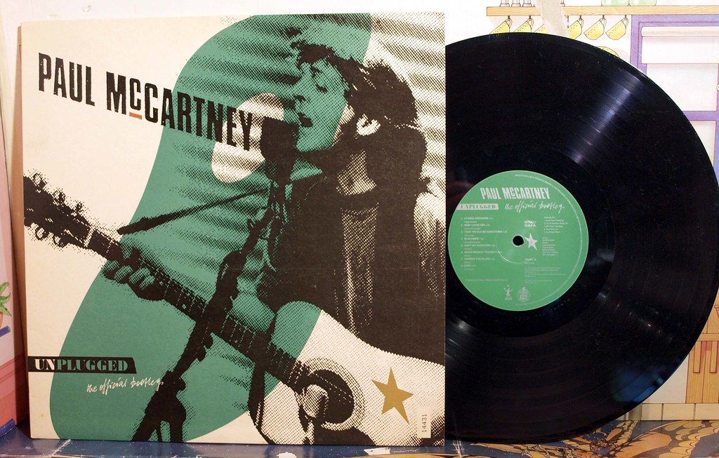 Band on the Run by Paul McCartney (badgreeb RECORDS - art -photos, Flickr, CC BY-SA 2.0)