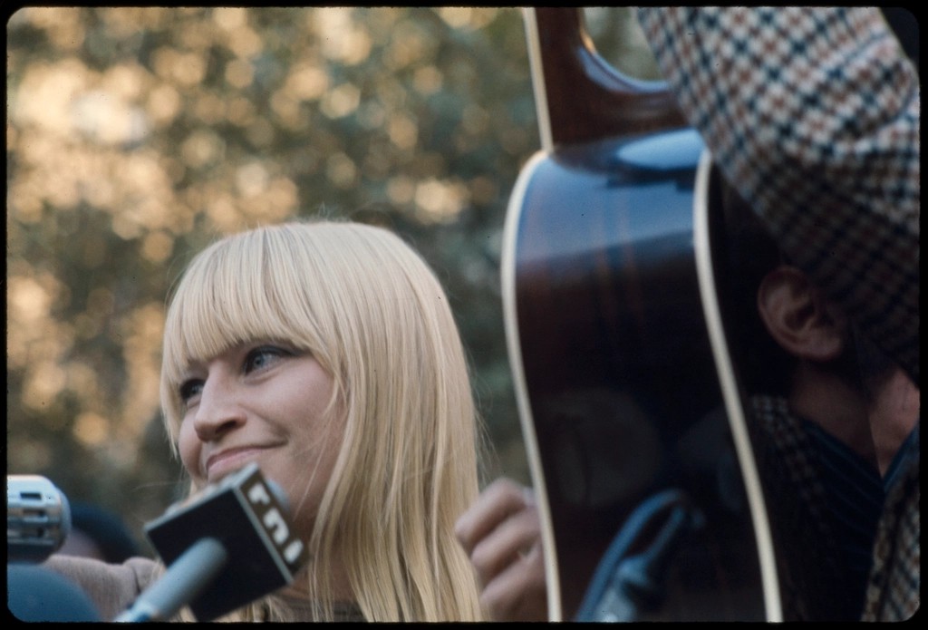 Puff the Magic Dragon by Peter, Paul and Mary (Image Credits: Rawpixel)