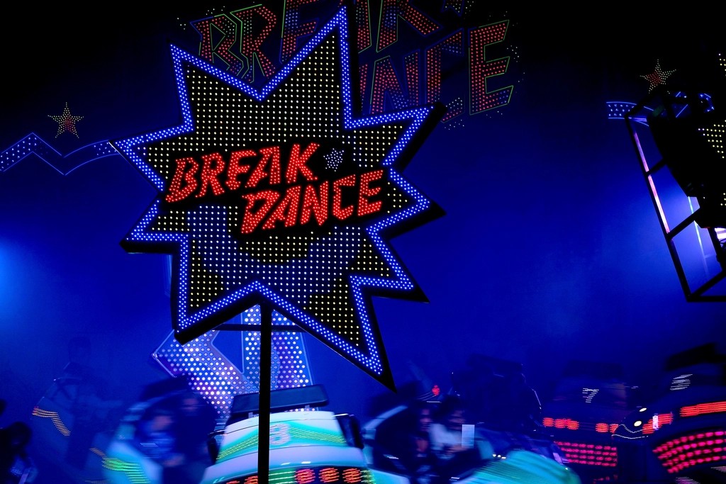 Youth Culture Embraces Breakdancing and Personal Style (Image Credits: Rawpixel)
